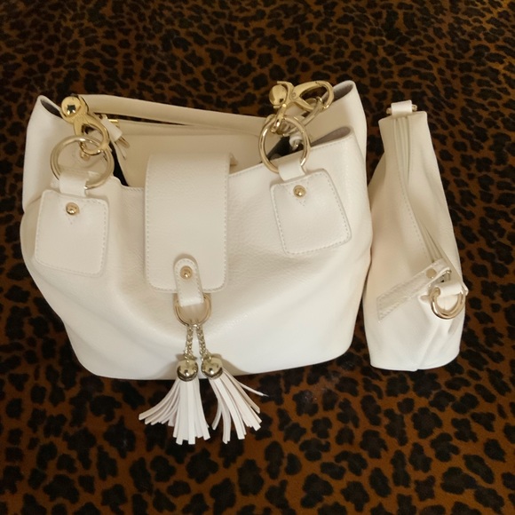 BRAND NEW IVORY LEATHER HANDBAG. - Picture 9 of 11